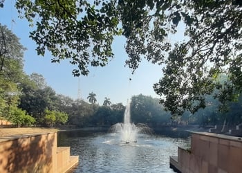 Company-garden-Public-parks-Varanasi-Uttar-pradesh-3