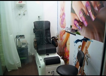 Crops-and-bobbers-Beauty-parlour-Hazaribagh-Jharkhand-2