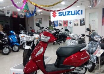 Crown-suzuki-Motorcycle-dealers-Sayajigunj-vadodara-Gujarat-2
