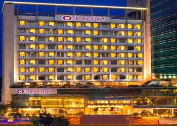 Crowne-plaza-5-star-hotels-Ahmedabad-Gujarat-1
