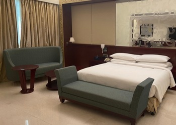Crowne-plaza-5-star-hotels-Ahmedabad-Gujarat-2