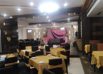 Crystal-restaurant-Family-restaurants-Amritsar-Punjab-3
