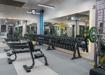 Cult-gym-golf-course-Gym-Cyber-city-gurugram-Haryana-1