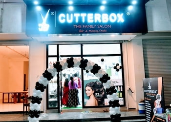 Cutterbox-salon-Beauty-parlour-Gandhibagh-nagpur-Maharashtra-1