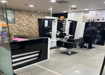 Cutterbox-salon-Beauty-parlour-Lakadganj-nagpur-Maharashtra-2