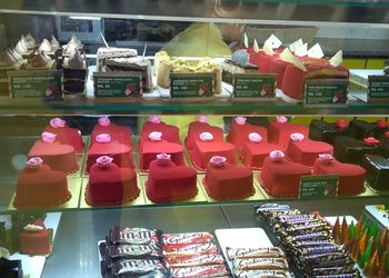 Dangee-dums-yums-Cake-shops-Ahmedabad-Gujarat-2