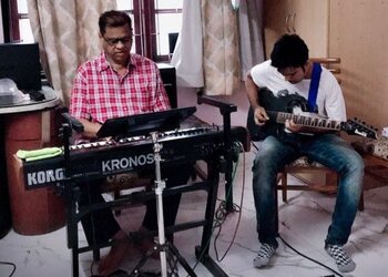 Dazler-guitar-classes-Guitar-classes-Lakadganj-nagpur-Maharashtra-3