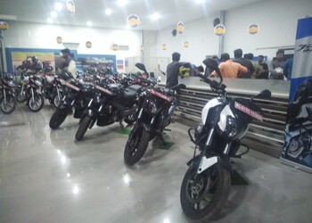 Deedi-bajaj-Motorcycle-dealers-Thiruvananthapuram-Kerala-3