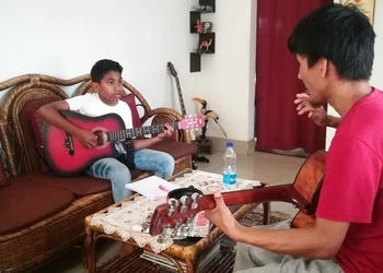 Deep-root-institute-of-music-Guitar-classes-Panbazar-guwahati-Assam-2