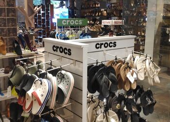 Delco-shoes-Shoe-store-Faridabad-Haryana-3