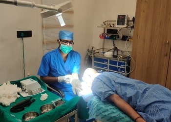 Derma-cliniq-Hair-transplant-surgeons-Bilaspur-Chhattisgarh-2