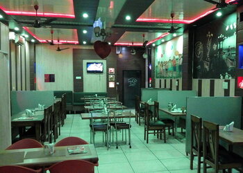Desi-hut-Family-restaurants-Rohtak-Haryana-3