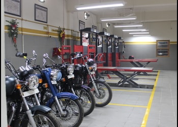 Devi-motors-Motorcycle-dealers-Purulia-West-bengal-3