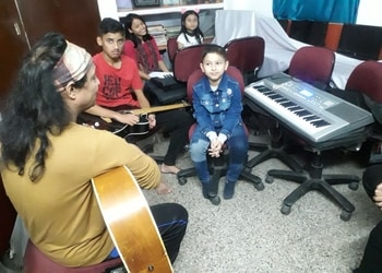 Doremi-school-of-music-Guitar-classes-Dispur-Assam-2