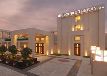 Doubletree-by-hilton-hotel-4-star-hotels-Agra-Uttar-pradesh-1