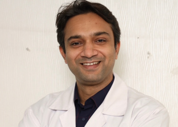 Dr-abhay-kalra-Urologist-doctors-Mohali-chandigarh-sas-nagar-Punjab-1