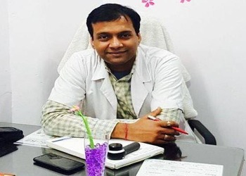 Dr-abhijeet-kumar-jha-Hair-transplant-surgeons-Khagaul-patna-Bihar-1