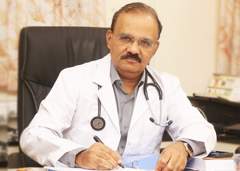 Dr-abi-abraham-m-Kidney-specialist-doctors-Kochi-Kerala-1