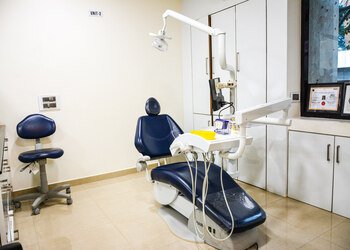 Dr-aditis-advanced-dental-care-Dental-clinics-Rajarampuri-kolhapur-Maharashtra-3