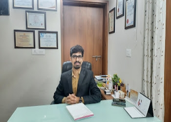 Dr-aditya-r-holani-dermatology-clinic-Dermatologist-doctors-Katraj-pune-Maharashtra-2