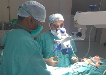Dr-ajay-shukla-Cancer-specialists-oncologists-Naini-allahabad-prayagraj-Uttar-pradesh-3