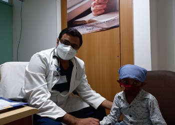Dr-ajay-yadav-Cancer-specialists-oncologists-Adarsh-nagar-jaipur-Rajasthan-2
