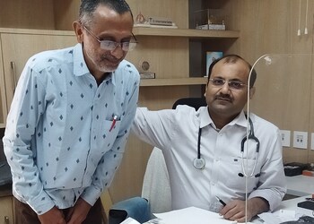 Dr-ameet-kumar-banka-Gastroenterologists-Boring-road-patna-Bihar-3