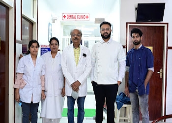 Dr-anand-vardhan-sinha-Child-specialist-pediatrician-Gomti-nagar-lucknow-Uttar-pradesh-2