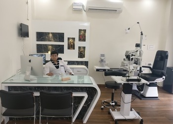 Dr-ankur-gupta-eye-and-vision-center-Eye-hospitals-Kota-junction-kota-Rajasthan-2