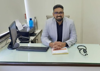 Dr-anuj-surana-Diabetologist-doctors-Yerwada-pune-Maharashtra-1