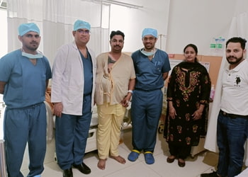 Dr-anurag-aggarwal-Orthopedic-surgeons-Sector-12-faridabad-Haryana-2