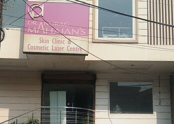 Dr-anurag-mahajan-Dermatologist-doctors-Majitha-Punjab-2