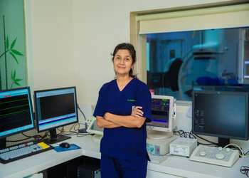 Dr-aparna-jaswal-Cardiologists-Mayur-vihar-delhi-Delhi-1