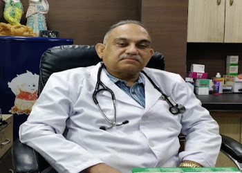 Dr-arun-dua-md-pediatrician-Child-specialist-pediatrician-Panchkula-Haryana-1