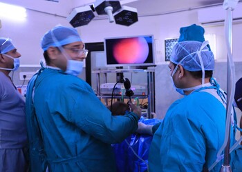Dr-aseem-kapadia-Urologist-doctors-Indore-Madhya-pradesh-3