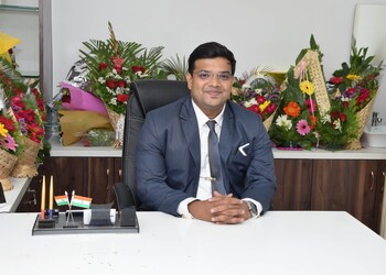 Dr-aseem-saifan-Diabetologist-doctors-Kurduwadi-solapur-Maharashtra-1