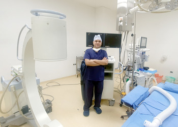 Dr-ashish-jindal-Urologist-doctors-Sarabha-nagar-ludhiana-Punjab-2