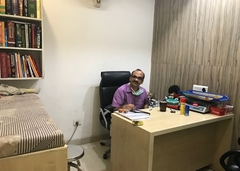 Dr-ashish-prakash-Child-specialist-pediatrician-Ghaziabad-Uttar-pradesh-1