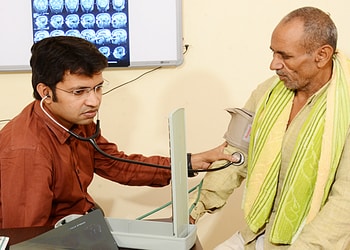 Dr-avinash-singh-Neurologist-doctors-Varanasi-Uttar-pradesh-2