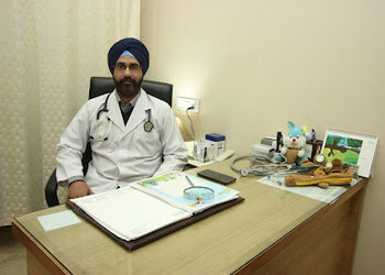 Dr-bhatia-Cardiologists-Sector-61-chandigarh-Chandigarh-1