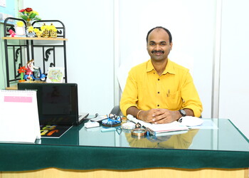 Dr-c-raghuveer-Dermatologist-doctors-Bellary-Karnataka-1