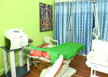 Dr-c-raghuveer-Dermatologist-doctors-Kampli-bellary-Karnataka-3
