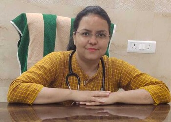 Dr-deepshikha-kriplani-Gynecologist-doctors-Laxmi-bai-nagar-jhansi-Uttar-pradesh-1