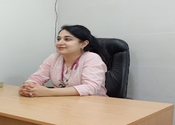 Dr-deepti-chawla-Child-specialist-pediatrician-Malad-mumbai-Maharashtra-2