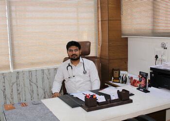 Dr-dhrumil-s-patel-Diabetologist-doctors-Ahmedabad-Gujarat-1
