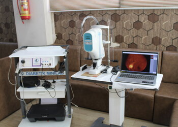 Dr-dhrumil-s-patel-Diabetologist-doctors-Ahmedabad-Gujarat-2