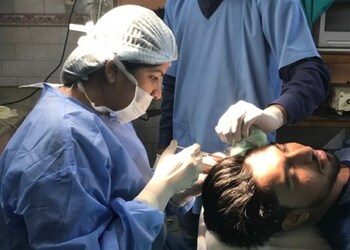 Dr-esha-agarwal-Hair-transplant-surgeons-Kaushambi-ghaziabad-Uttar-pradesh-3