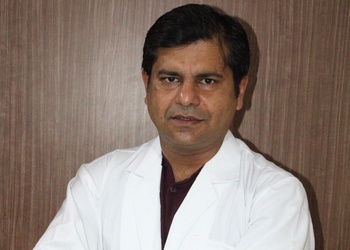Dr-fanindra-singh-solanki-Urologist-doctors-Gorakhpur-jabalpur-Madhya-pradesh-1