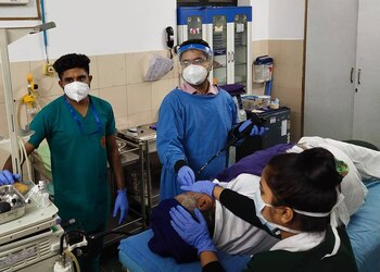Dr-gaurav-kapur-Gastroenterologists-Jalandhar-Punjab-2
