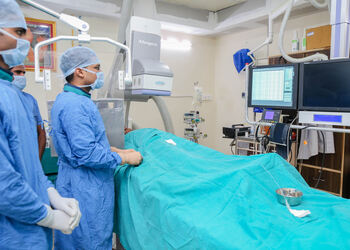 Dr-gaurav-singhal-Cardiologists-Adarsh-nagar-jaipur-Rajasthan-3
